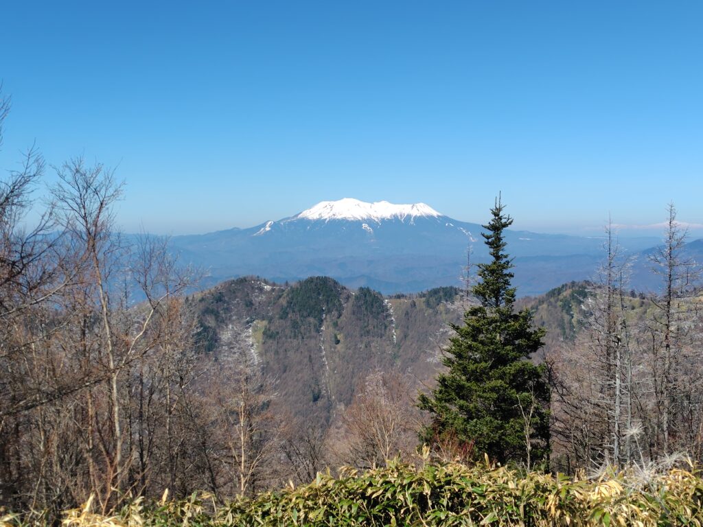 経ヶ岳 8合目から望む御嶽山