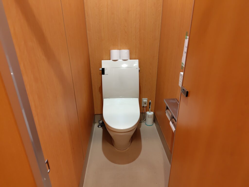 道の駅大芝高原 飲食店前・大芝荘前のトイレ内部