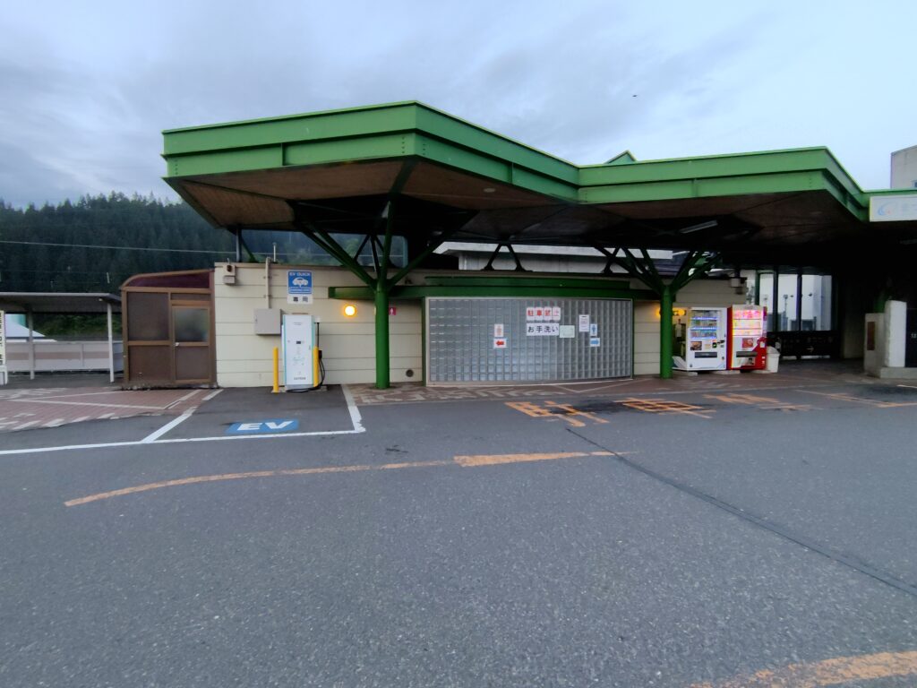 道の駅 まつだいふるさと会館 トイレ外観