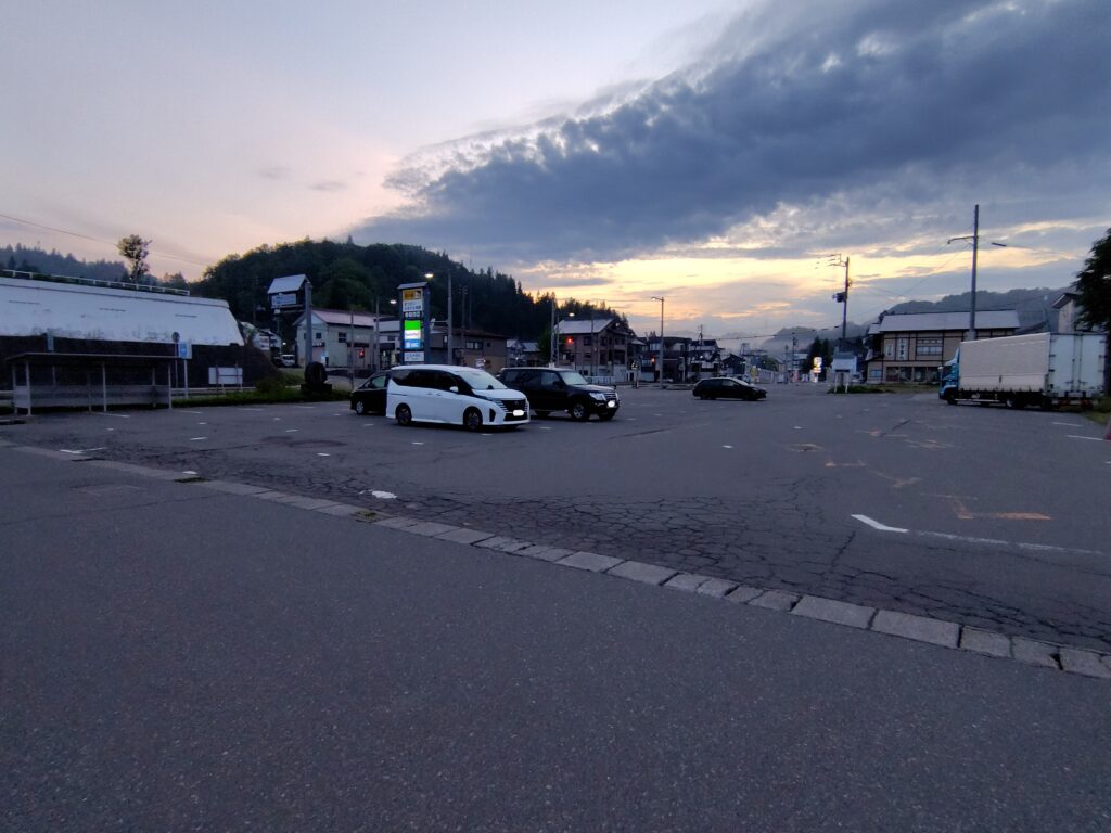 道の駅 まつだいふるさと会館 メイン駐車場(道路側)