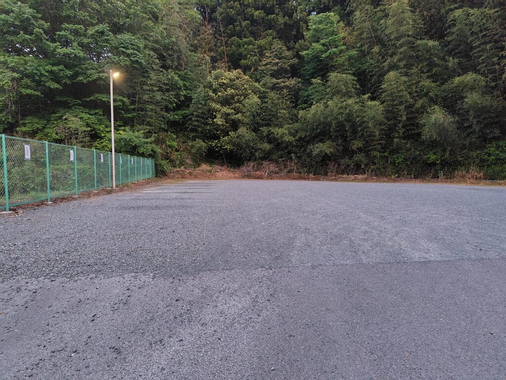 第二駐車場(砂利敷き)の様子