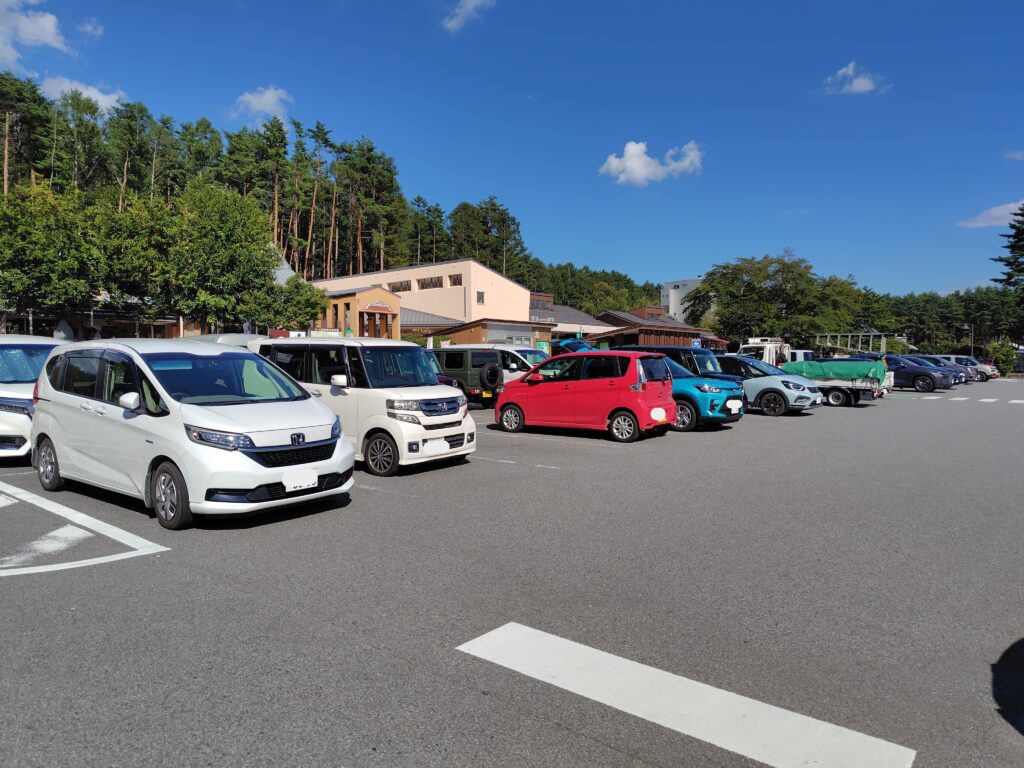 道の駅 こぶちさわの駐車場の様子