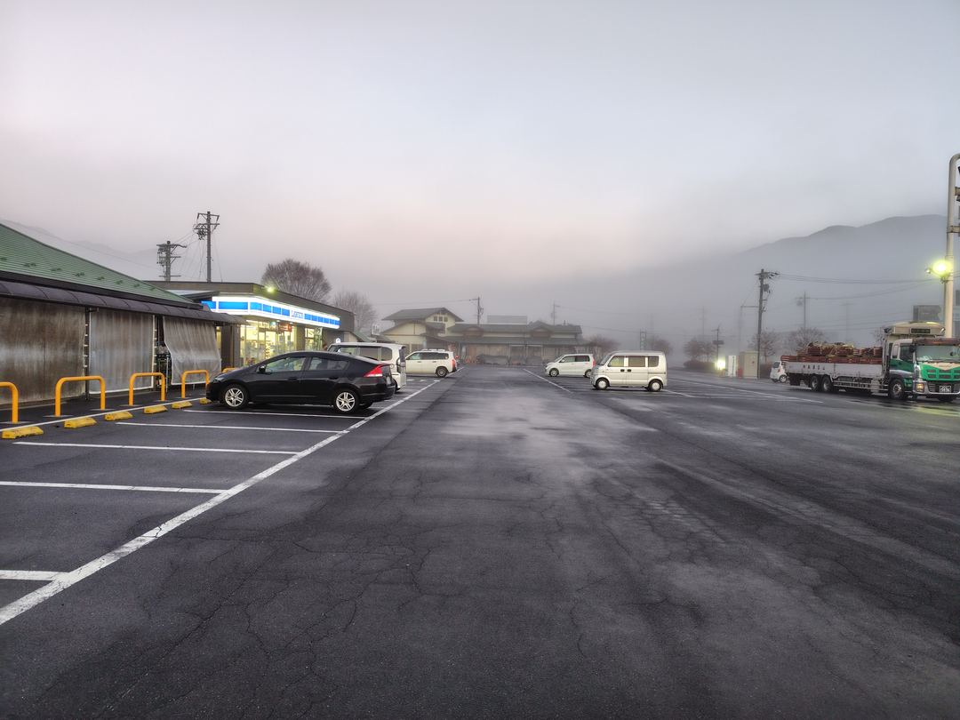 道の駅 花街道付知のローソン前駐車場