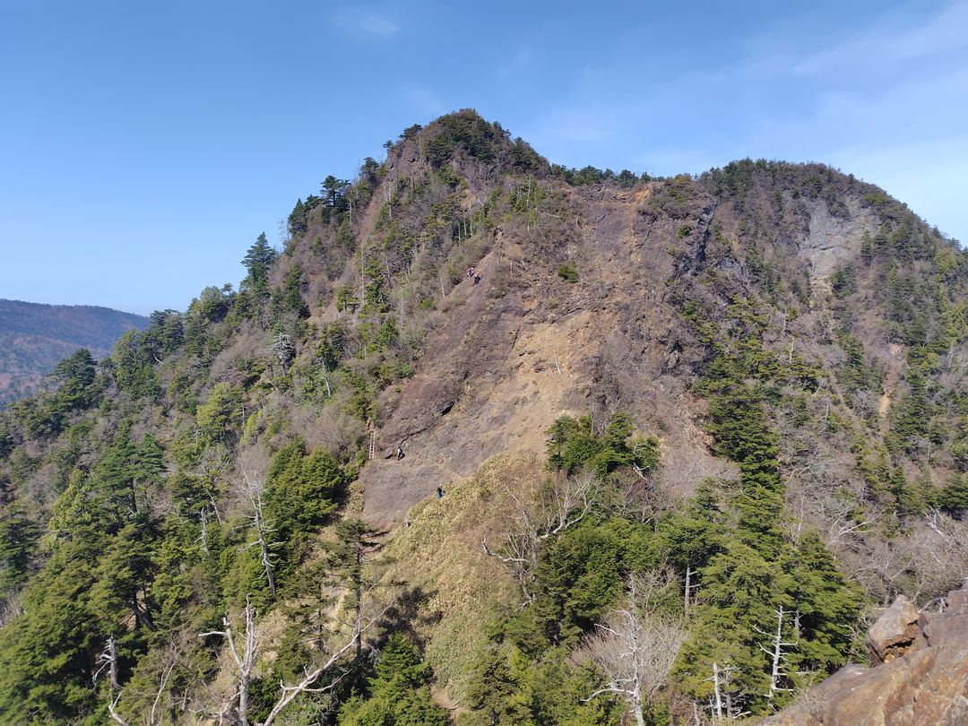 鋸山に至る鎖場