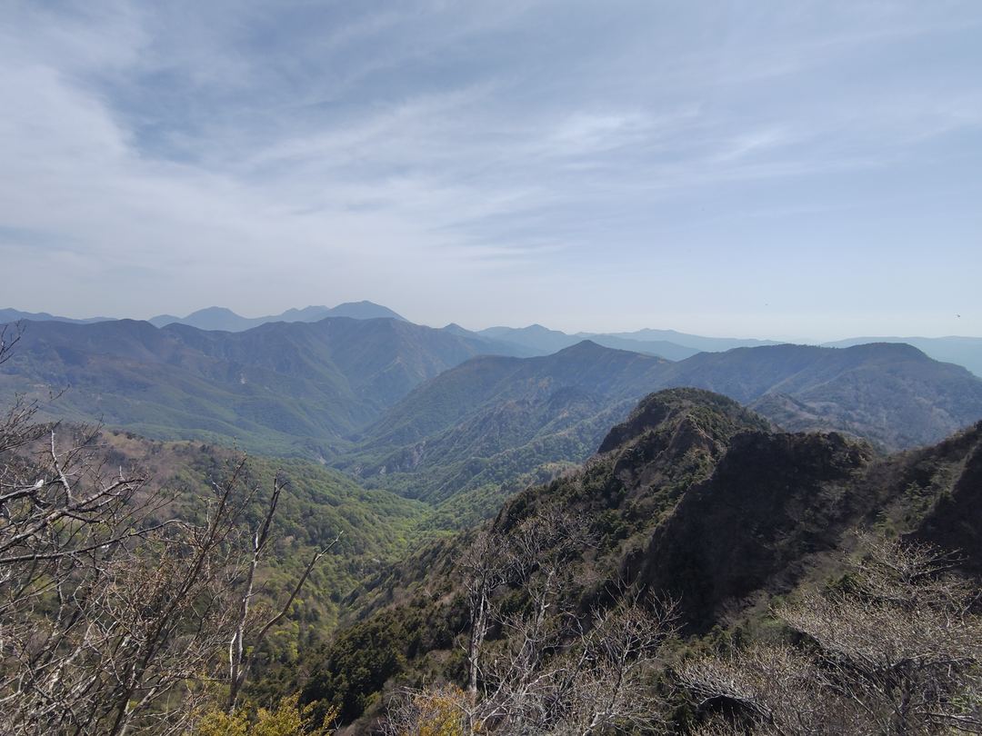 鋸山山頂からの360度の展望(皇海山方面)