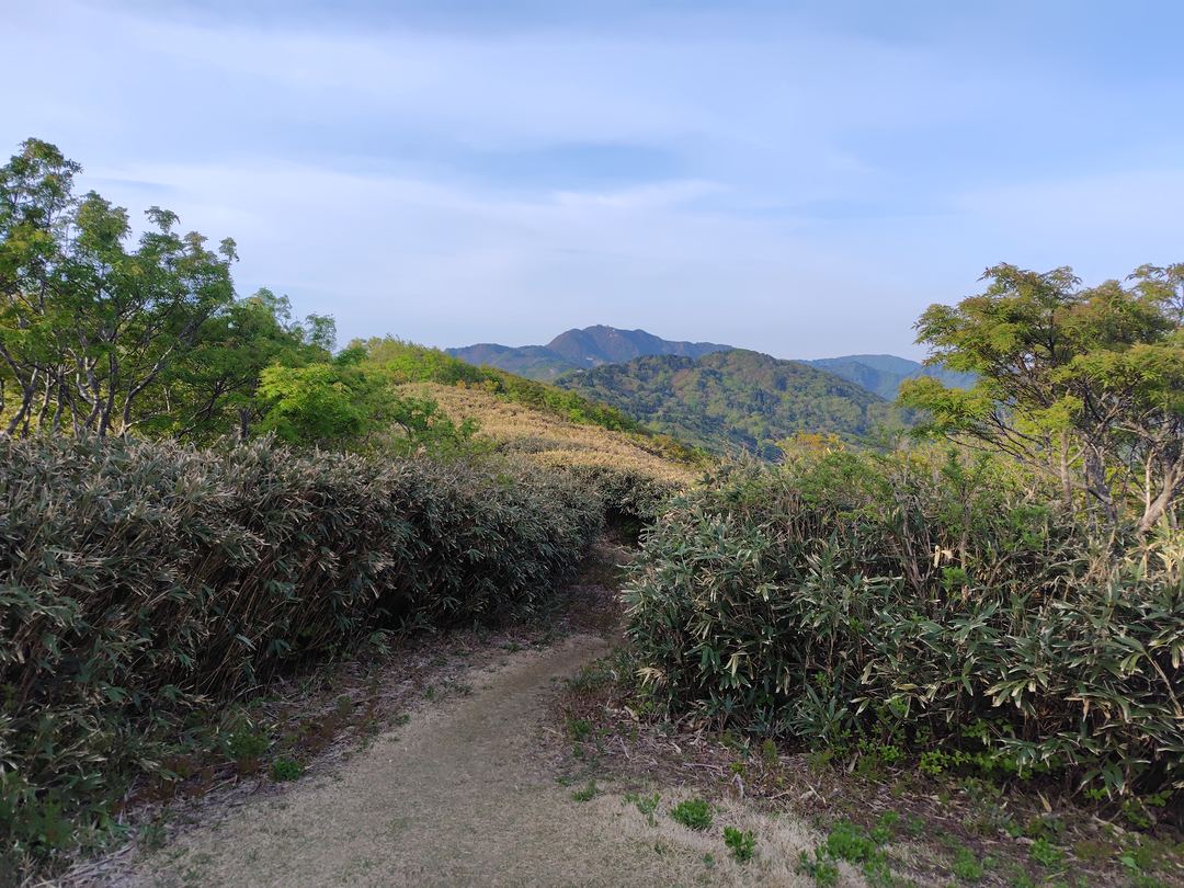 マトネ付近から見た金北山方面の山並み