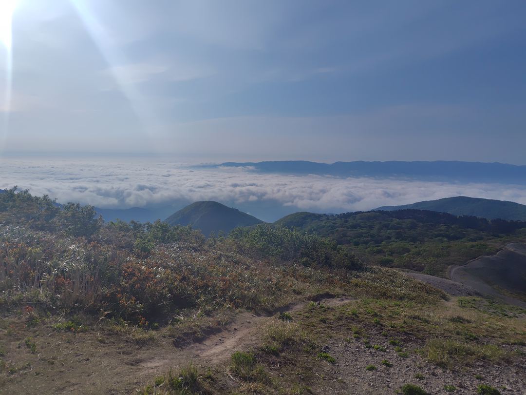 真砂の峰から眺める佐渡の山々