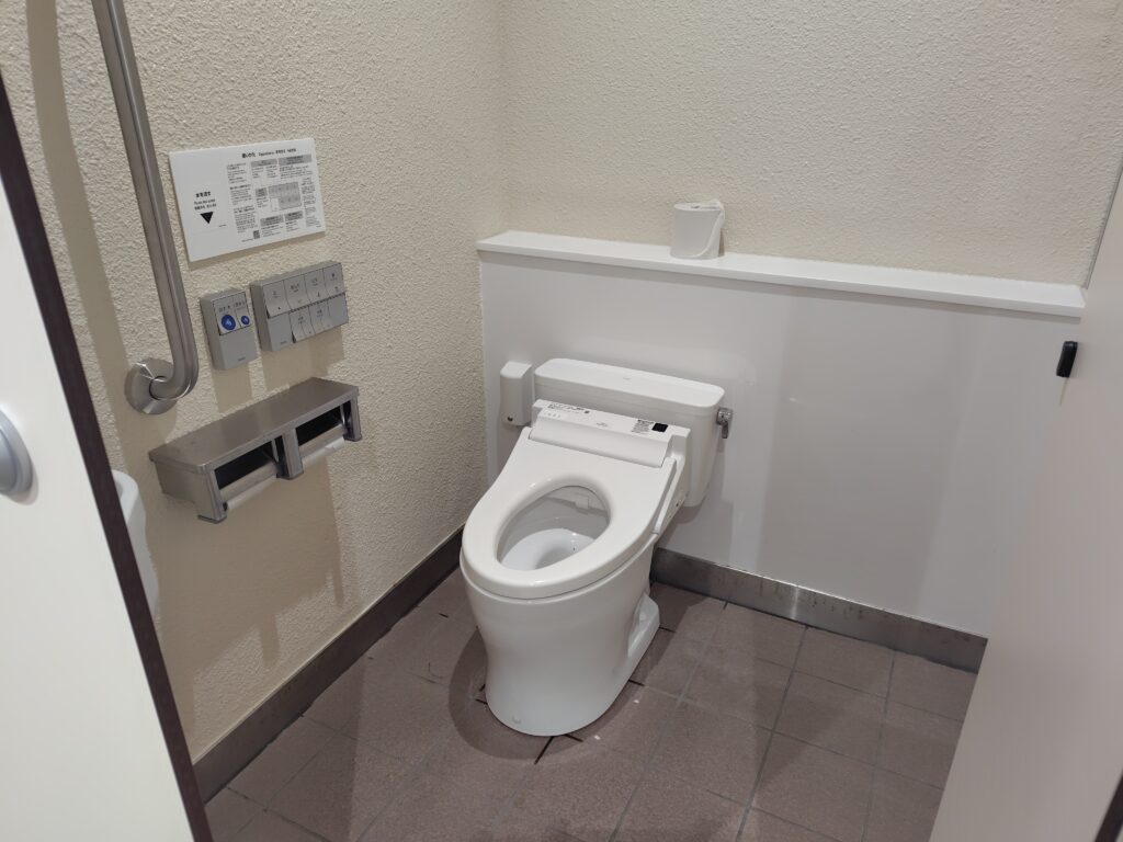 道の駅 大日岳 東側トイレの内部(その2)
