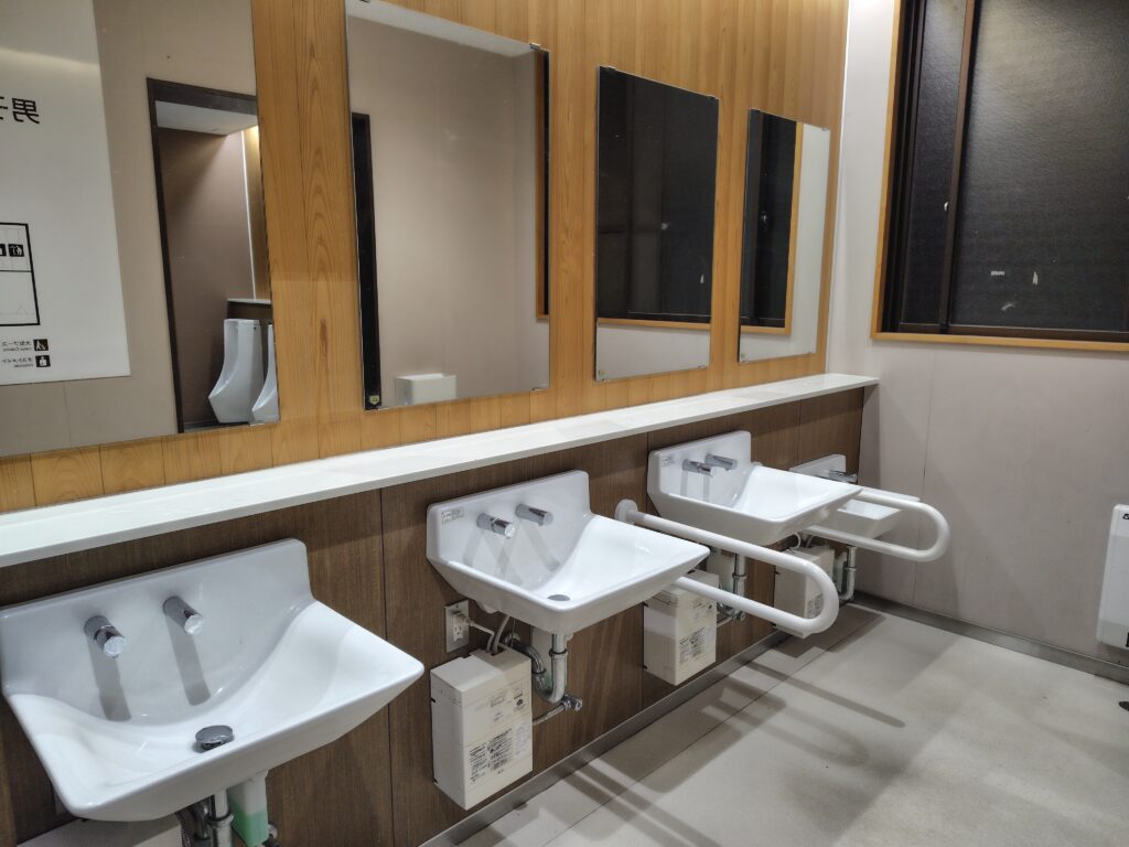 道の駅 大桑 トイレの内部