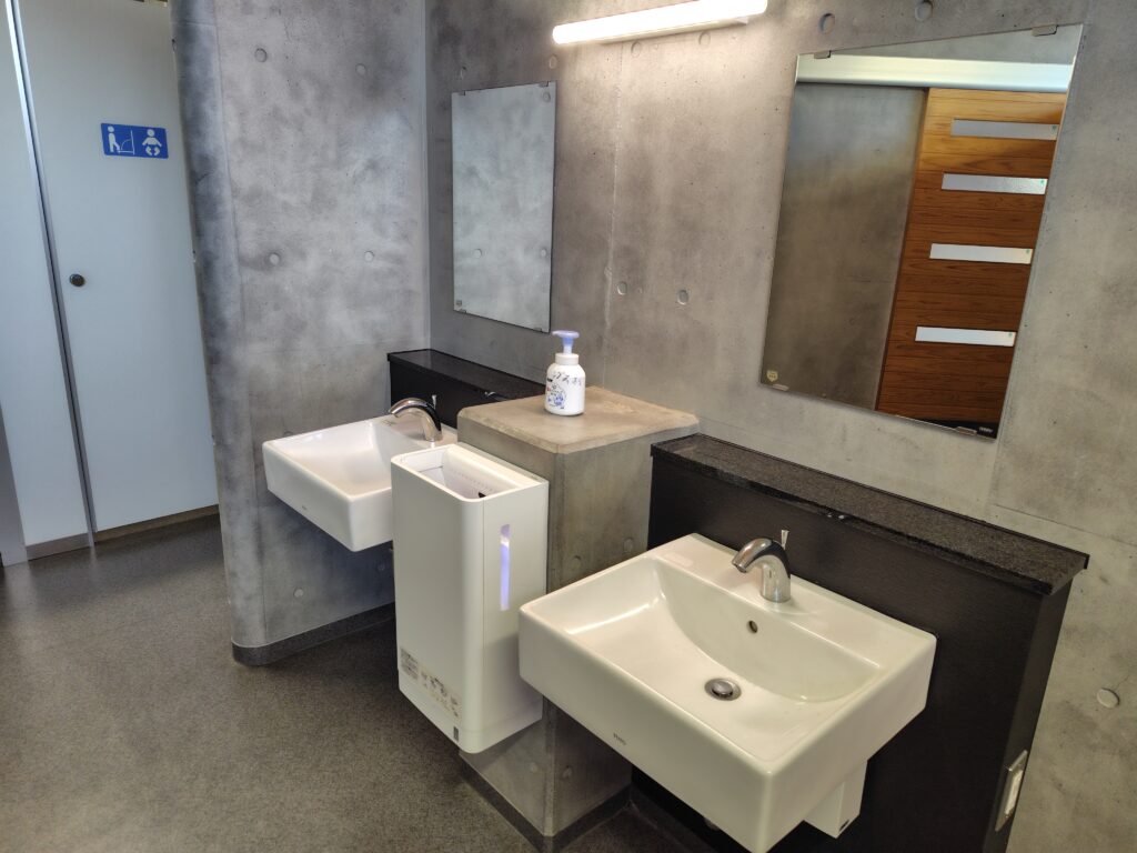 道の駅 南アルプスむら長谷の北側トイレ洗面台