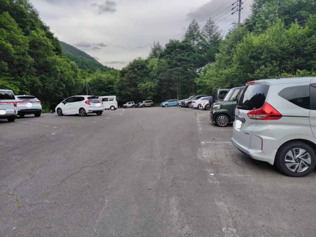 三股登山口 第1駐車場の様子