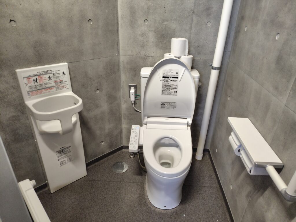 道の駅 南アルプスむら長谷の北側トイレ