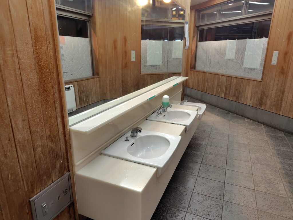 道の駅 はくしゅうのトイレ内洗面台
