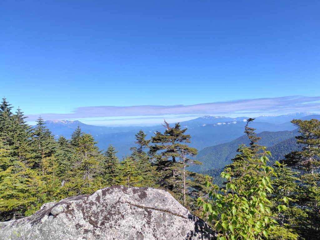七合目から九合目、展望が開けてくる登山道