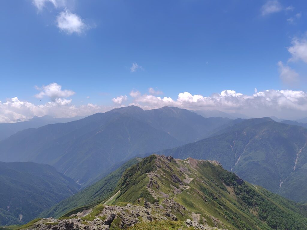 復路に再訪した塩見岳山頂からの360度の展望
