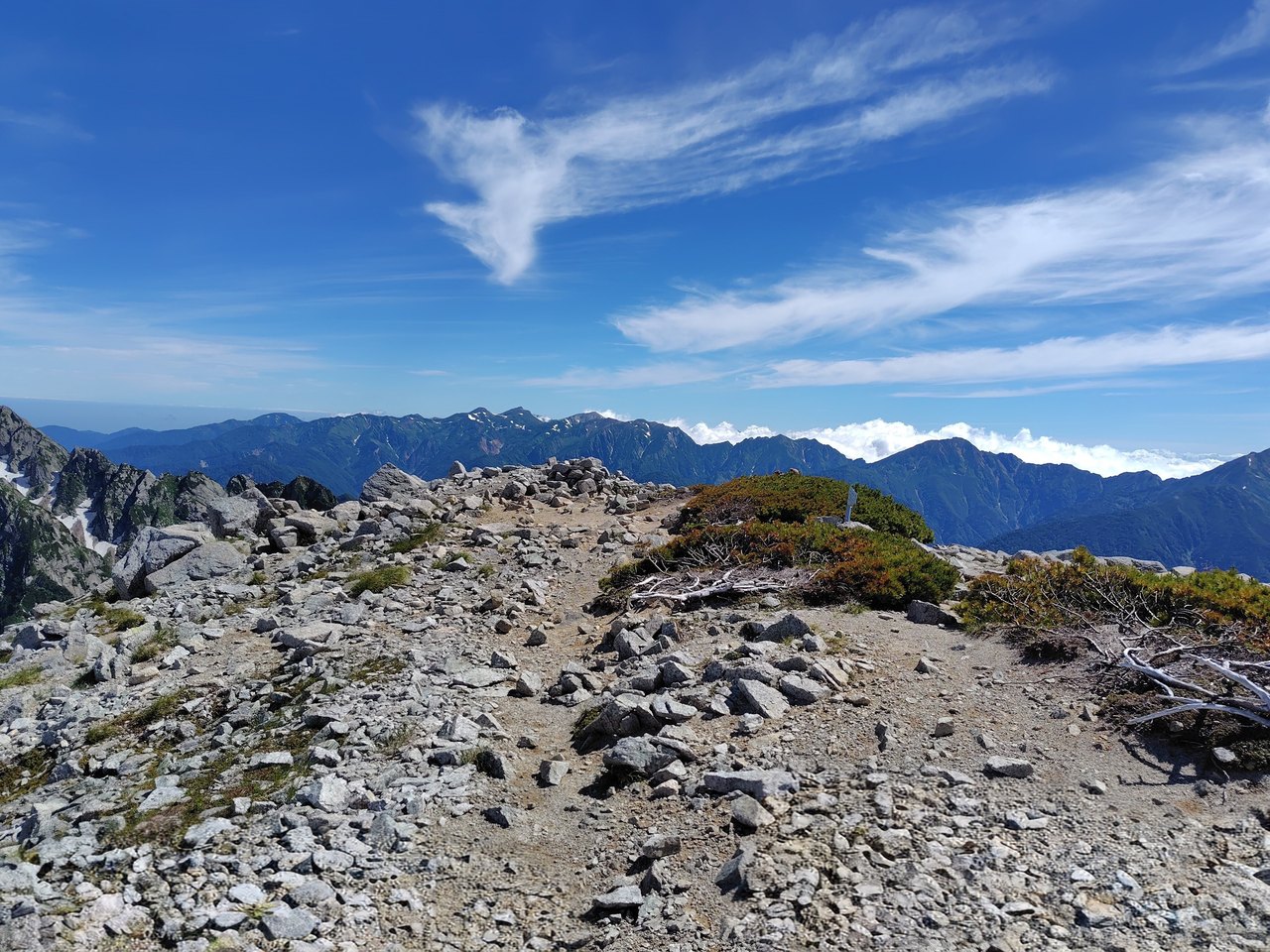 別山北峰から望む後立山連峰
