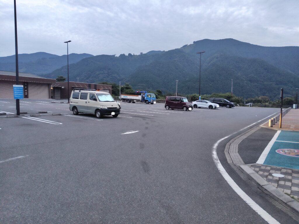 道の駅なんぶの普通車駐車場
