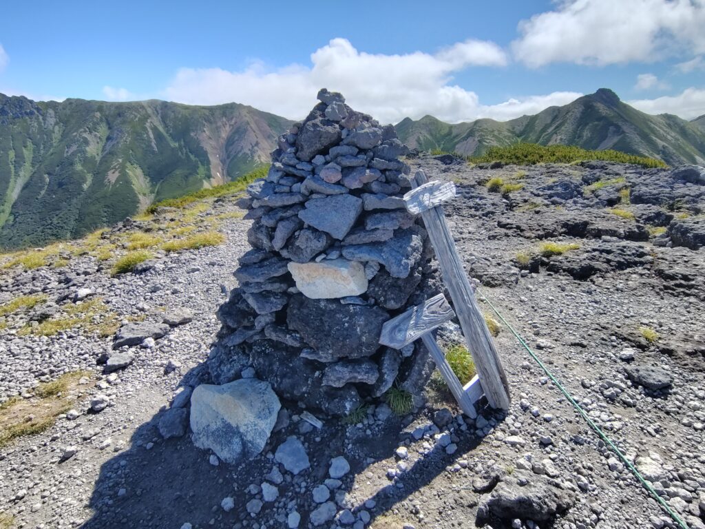 祖父岳の山頂(標高2,825m)