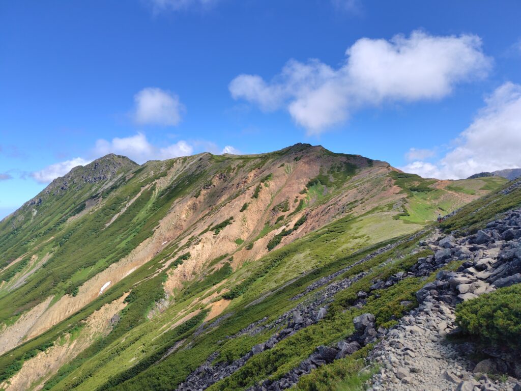 水晶岳へ続く稜線