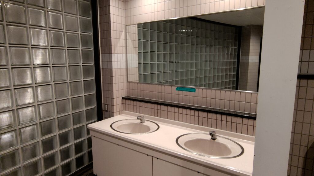 道の駅 つど〜る・プラザ・さわらのトイレ内部