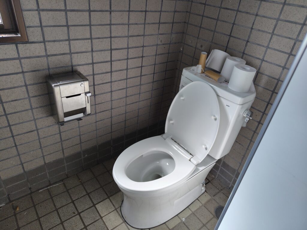 折立駐車場のトイレ個室(洋式)