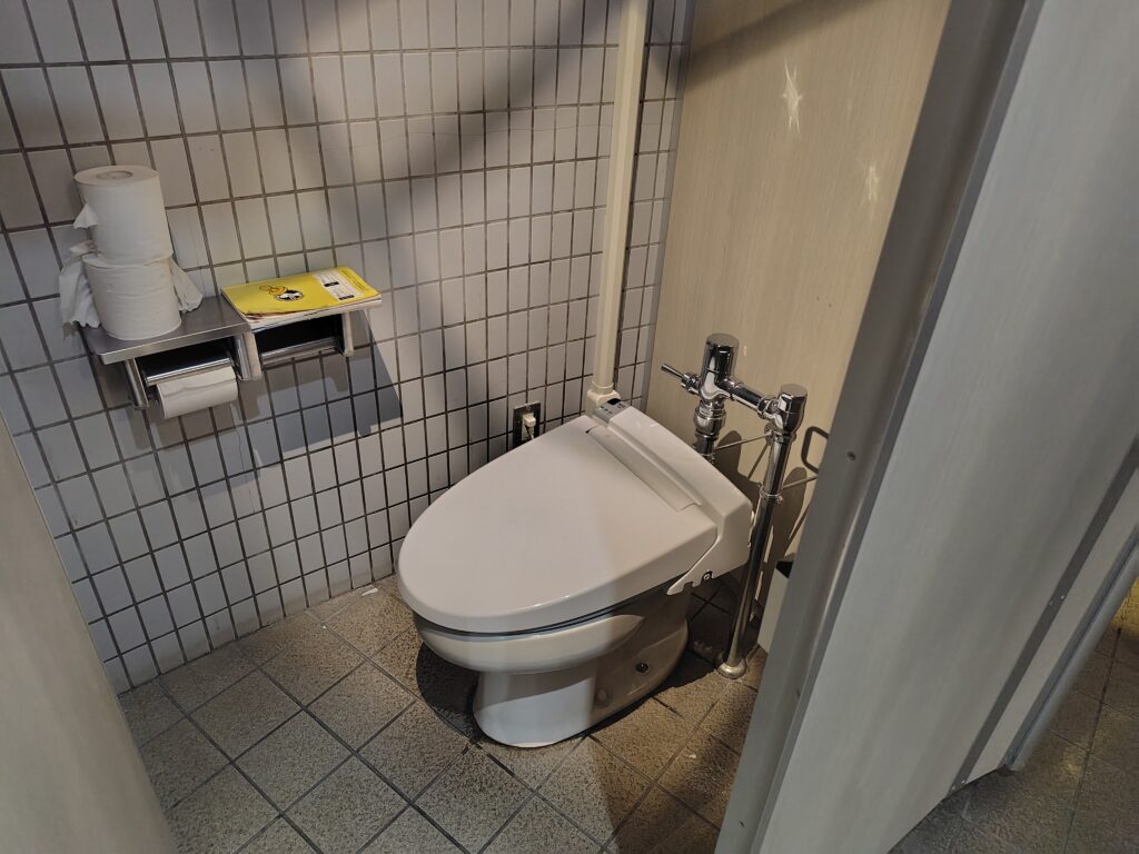 道の駅 浅虫温泉のトイレ個室(ウォッシュレット非対応)
