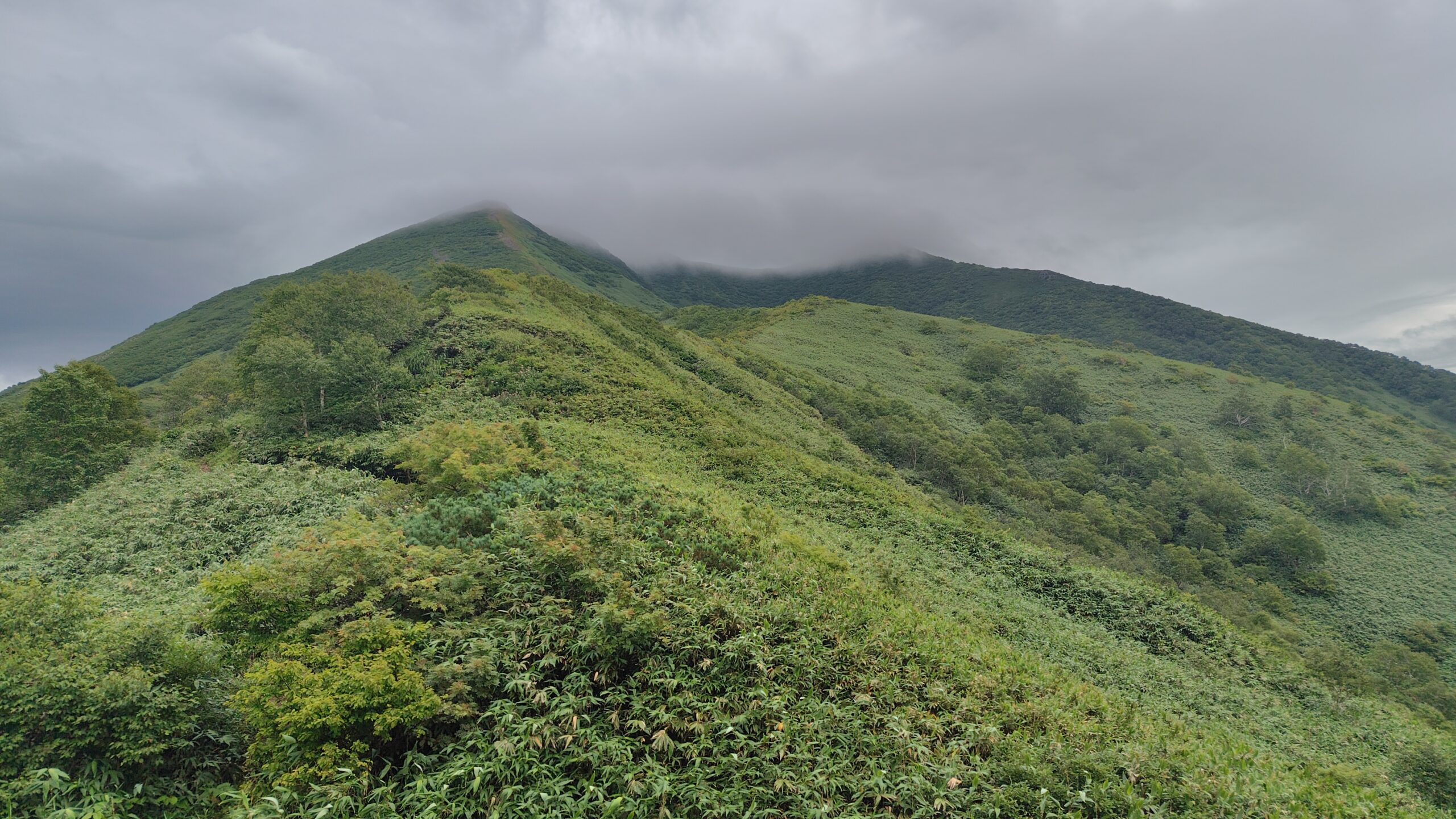 ニセコアンヌプリ登山（五色温泉コース）