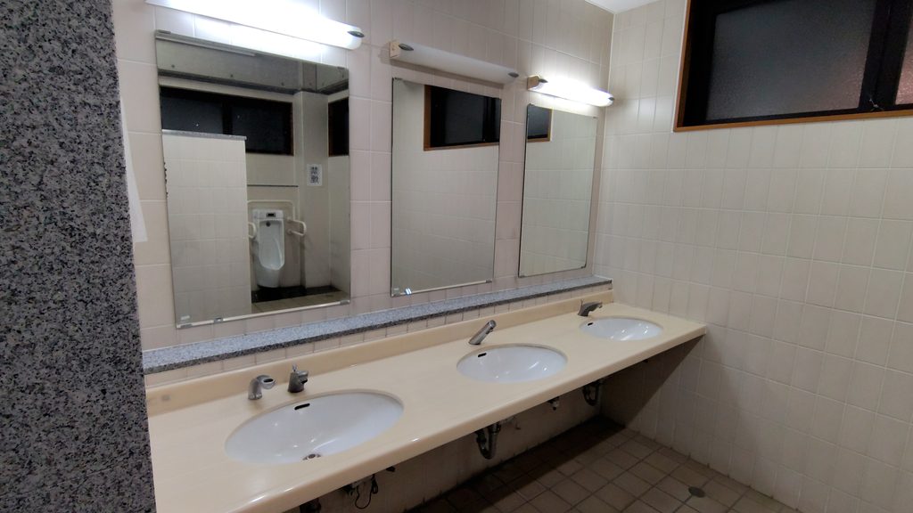 道の駅 ころ柿の里しかのトイレ内(ウォッシュレット対応)