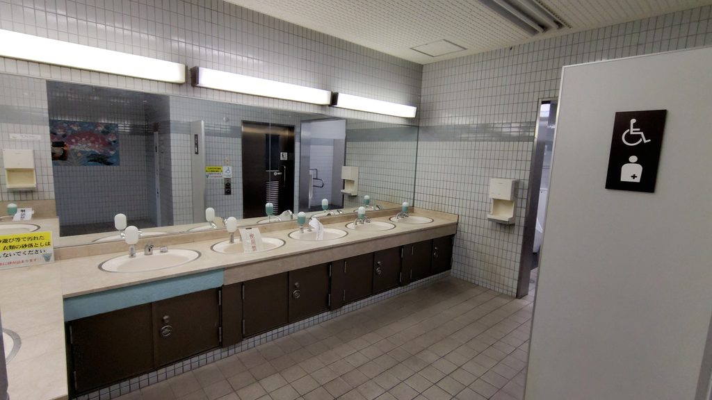 道の駅 象潟「ねむの丘」のトイレの洗面台