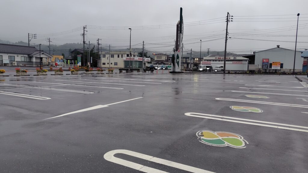 あ・ら・伊達な道の駅の国道沿いのメイン駐車場