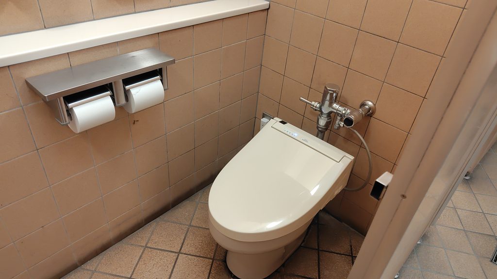 メイン駐車場側トイレの個室