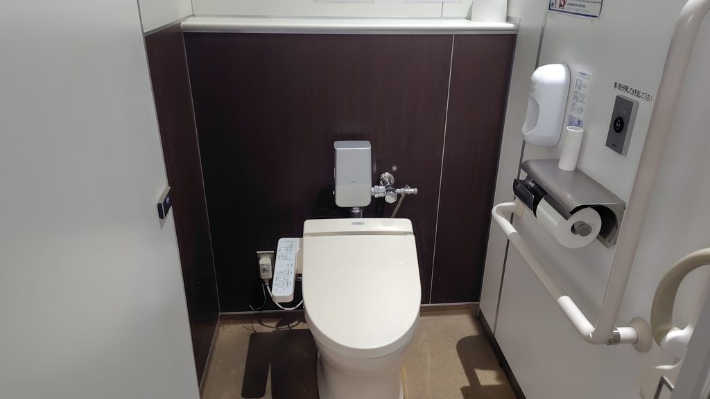 南側駐車場のトイレの個室