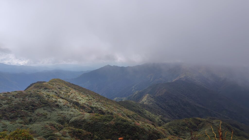 神室山の山頂から見た展望その1
