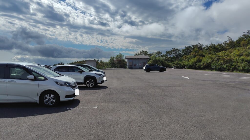 栗駒山 いわかがみ平駐車場