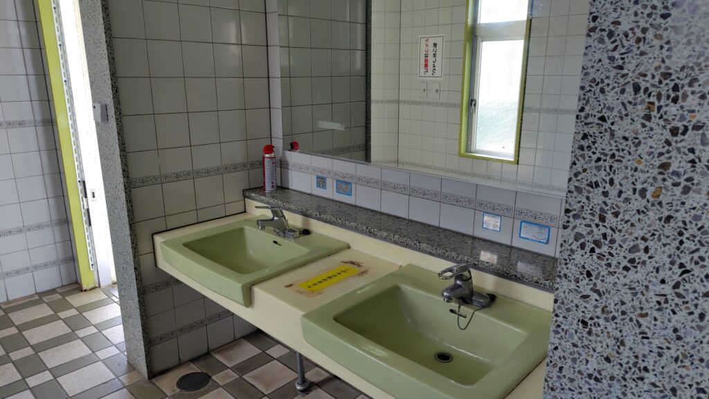トイレ内の手洗い場