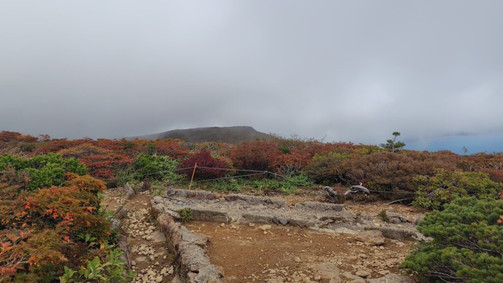 中央コースから見た東栗駒山方面