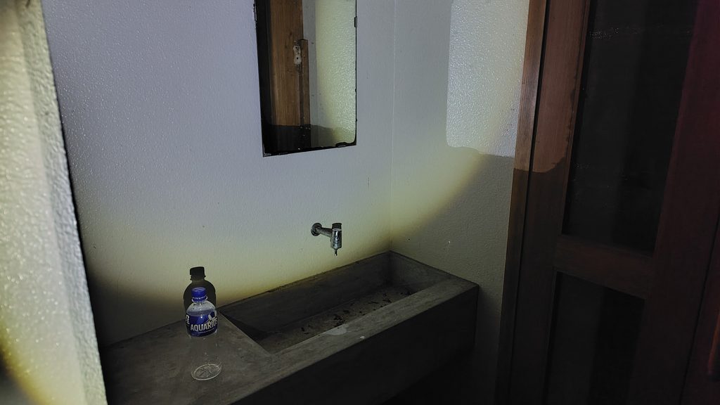 トイレ内の手洗い場