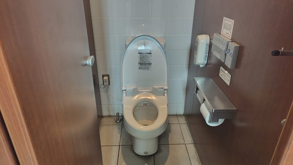 道の駅 ばんだいのウォッシュレット付きトイレ個室