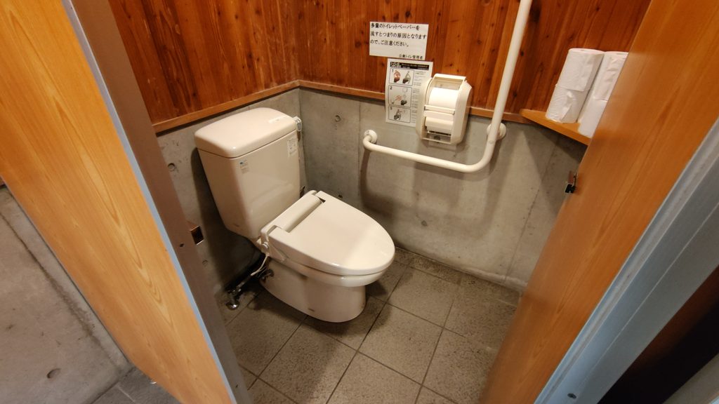 洋式トイレの個室(ウォッシュレット非対応)