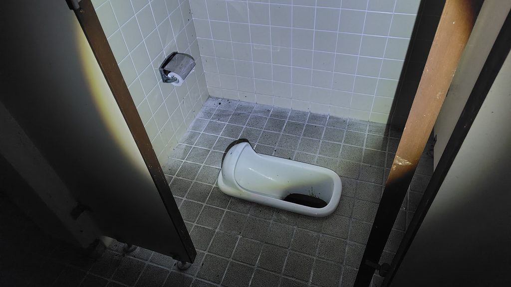 和式トイレの個室