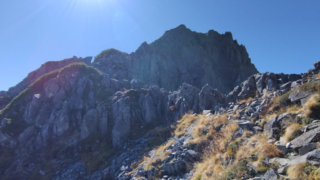 展望台から見上げた北穂高岳