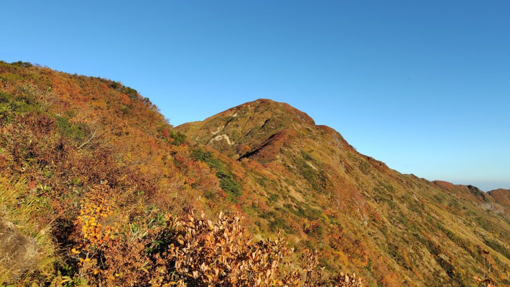 五龍岳から振り返った入道岳