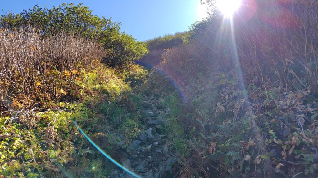 中ノ岳の手前のガレ場の登り
