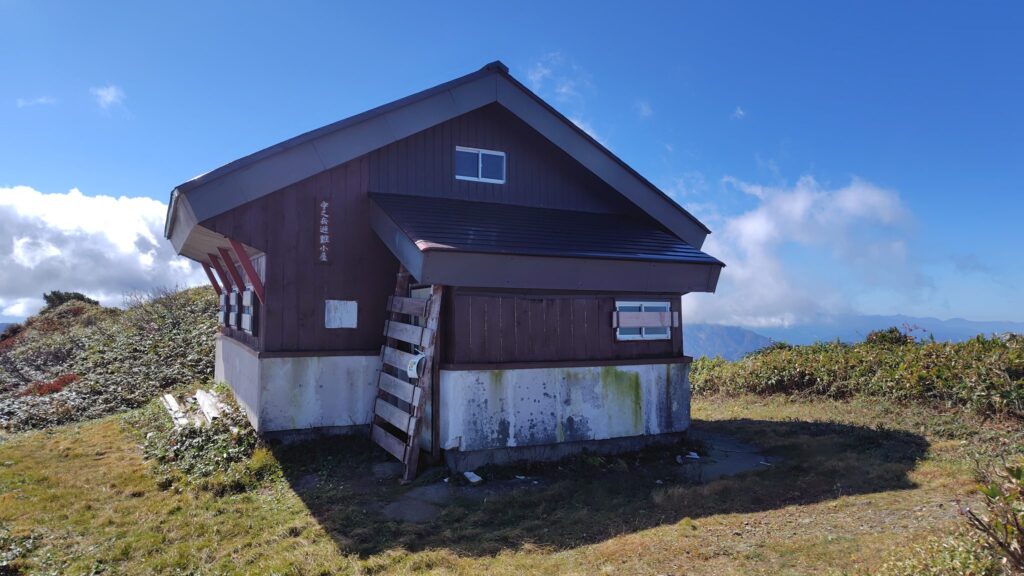 中ノ岳避難小屋
