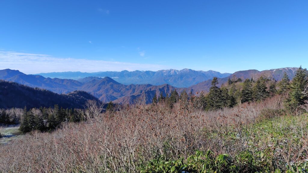 アルプス展望台から見た北アルプスの山並み