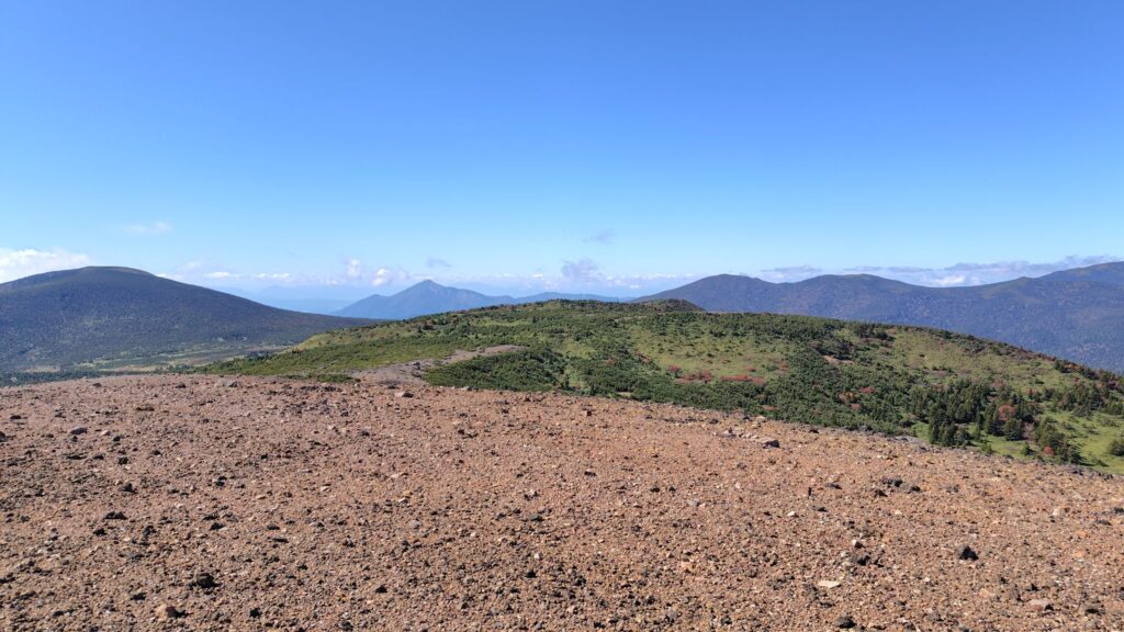 一切経山から見た磐梯山方面