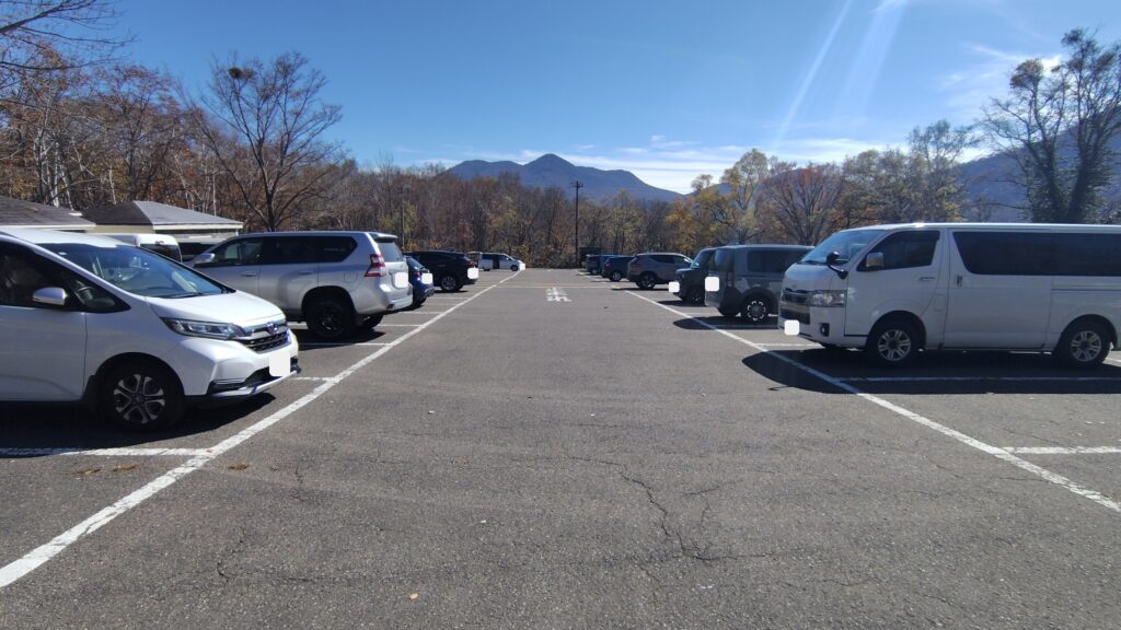 下山時(12時ごろ)の笹ヶ峰駐車場