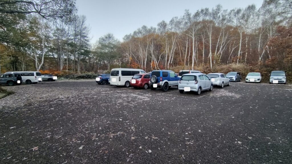 火打山・妙高山の登山口前の駐車場