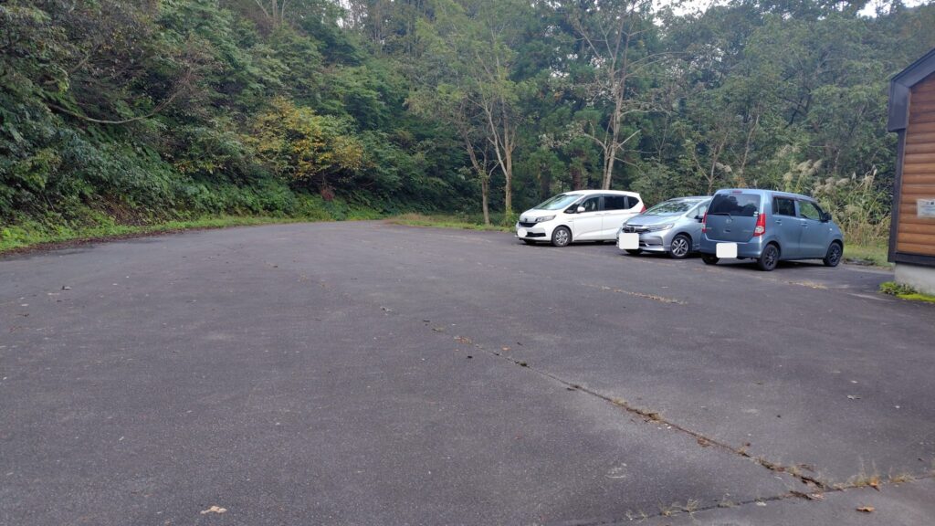 守門岳 二口登山口の駐車場
