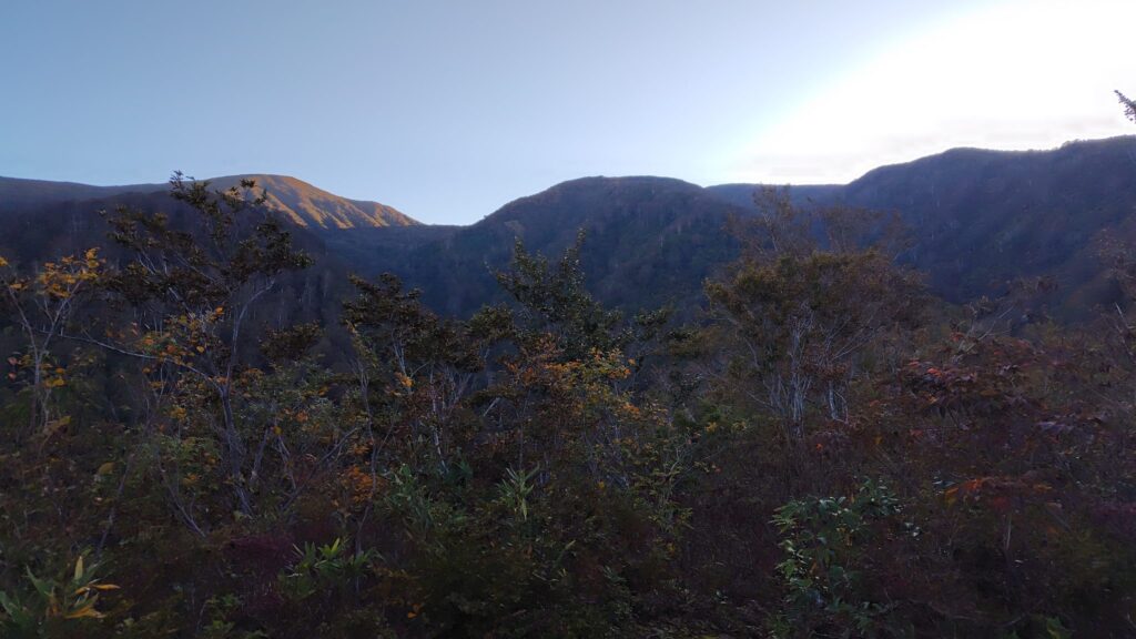 登山道から見渡した守門岳方面